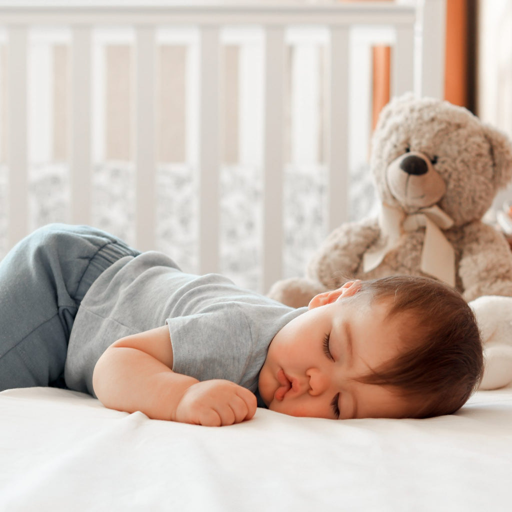 Wanneer mag een baby op de buik slapen?